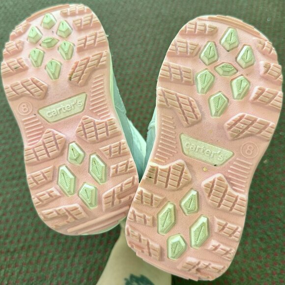 Girl's Snow Boots Size 8 Grey, White, & Pink Thick, Warm, and Sturdy CARTER'S - Picture 7 of 7